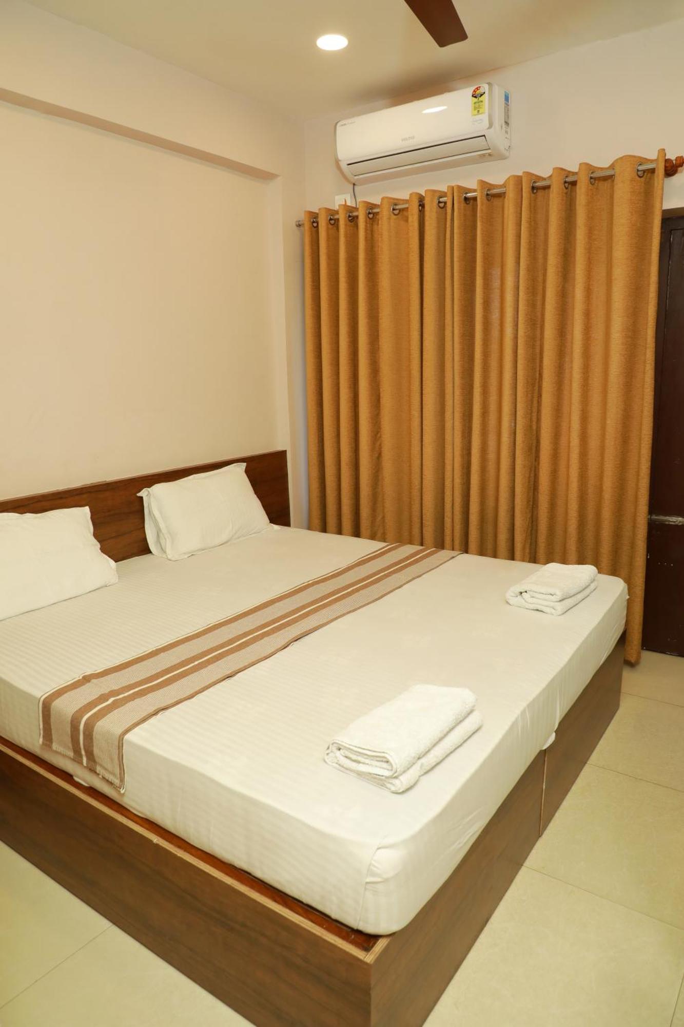 Plaza Tourist Home كانور المظهر الخارجي الصورة