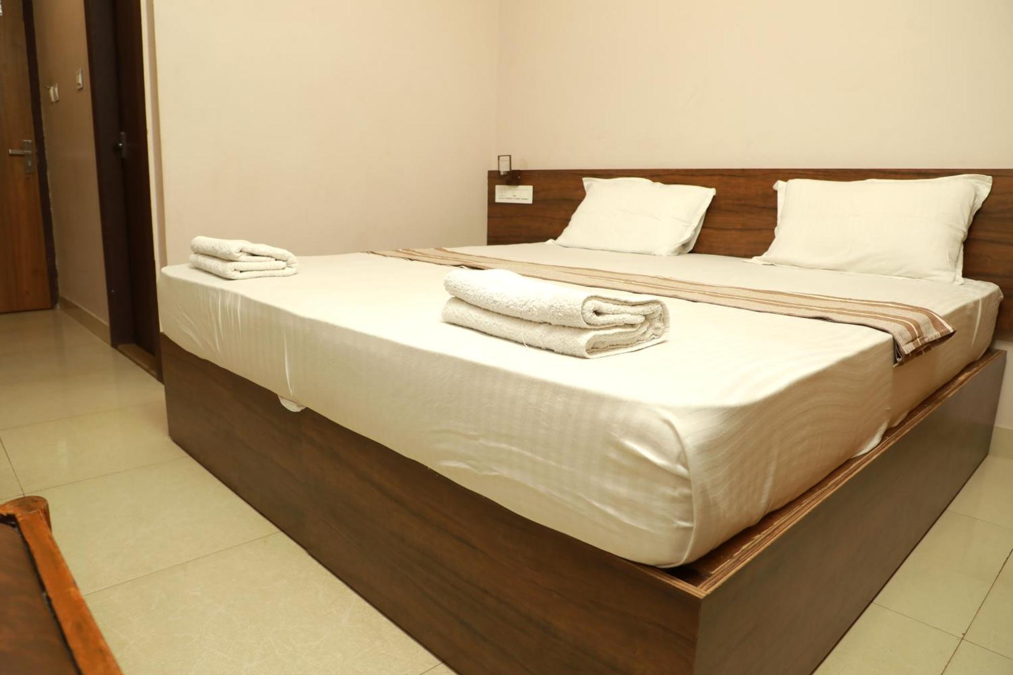 Plaza Tourist Home كانور المظهر الخارجي الصورة