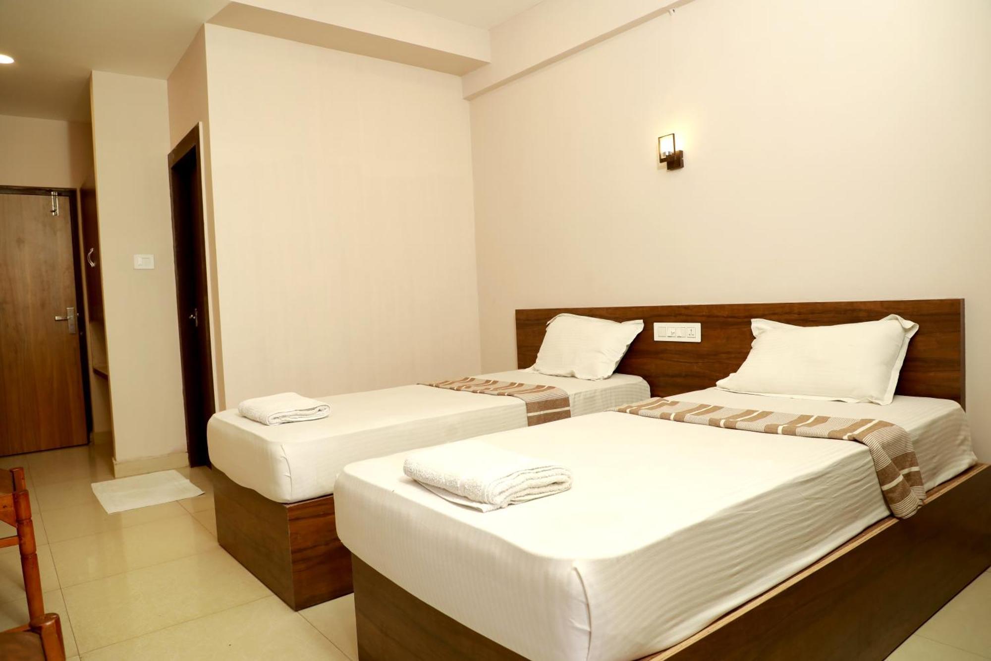Plaza Tourist Home كانور المظهر الخارجي الصورة