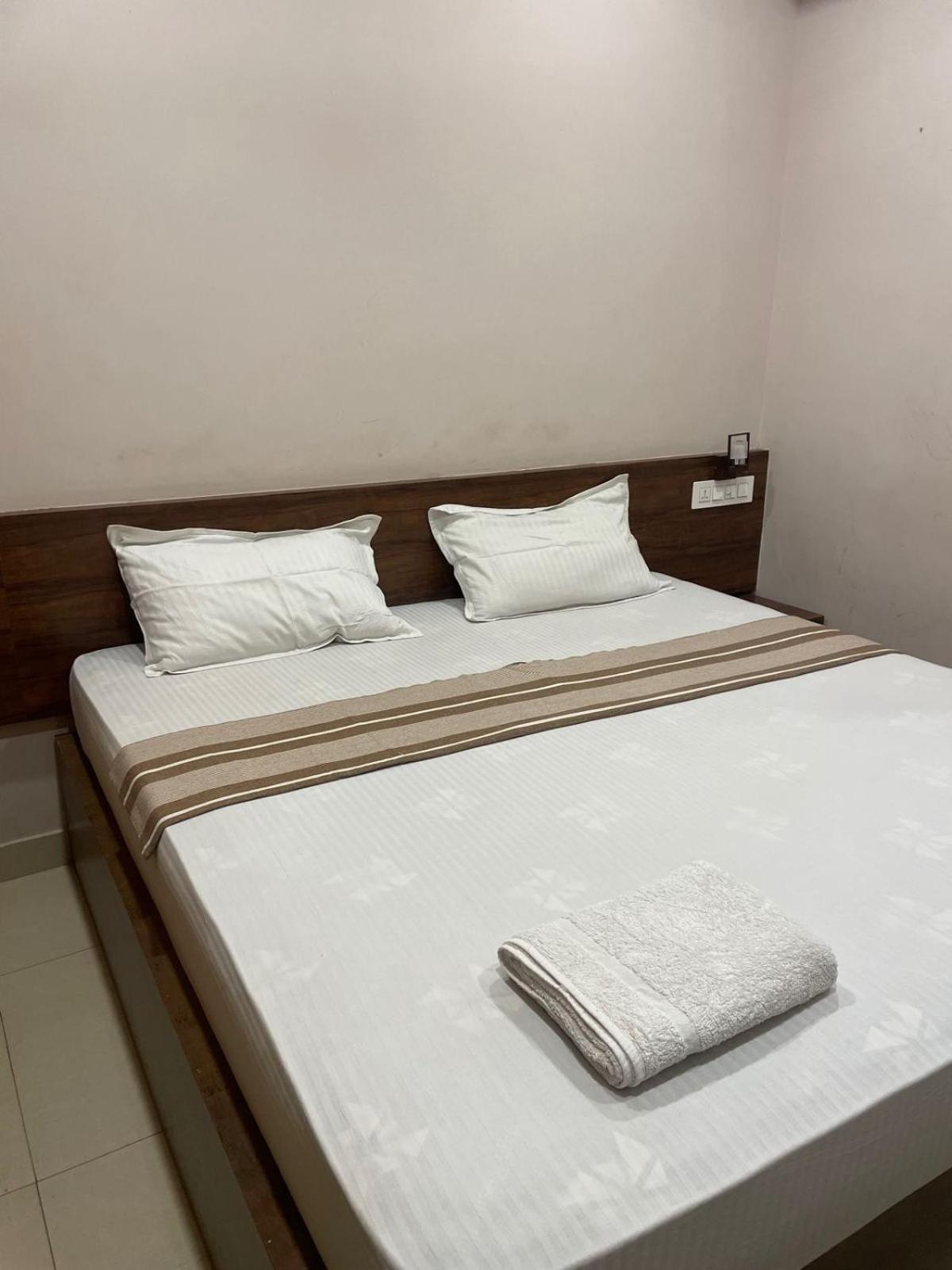 Plaza Tourist Home كانور المظهر الخارجي الصورة