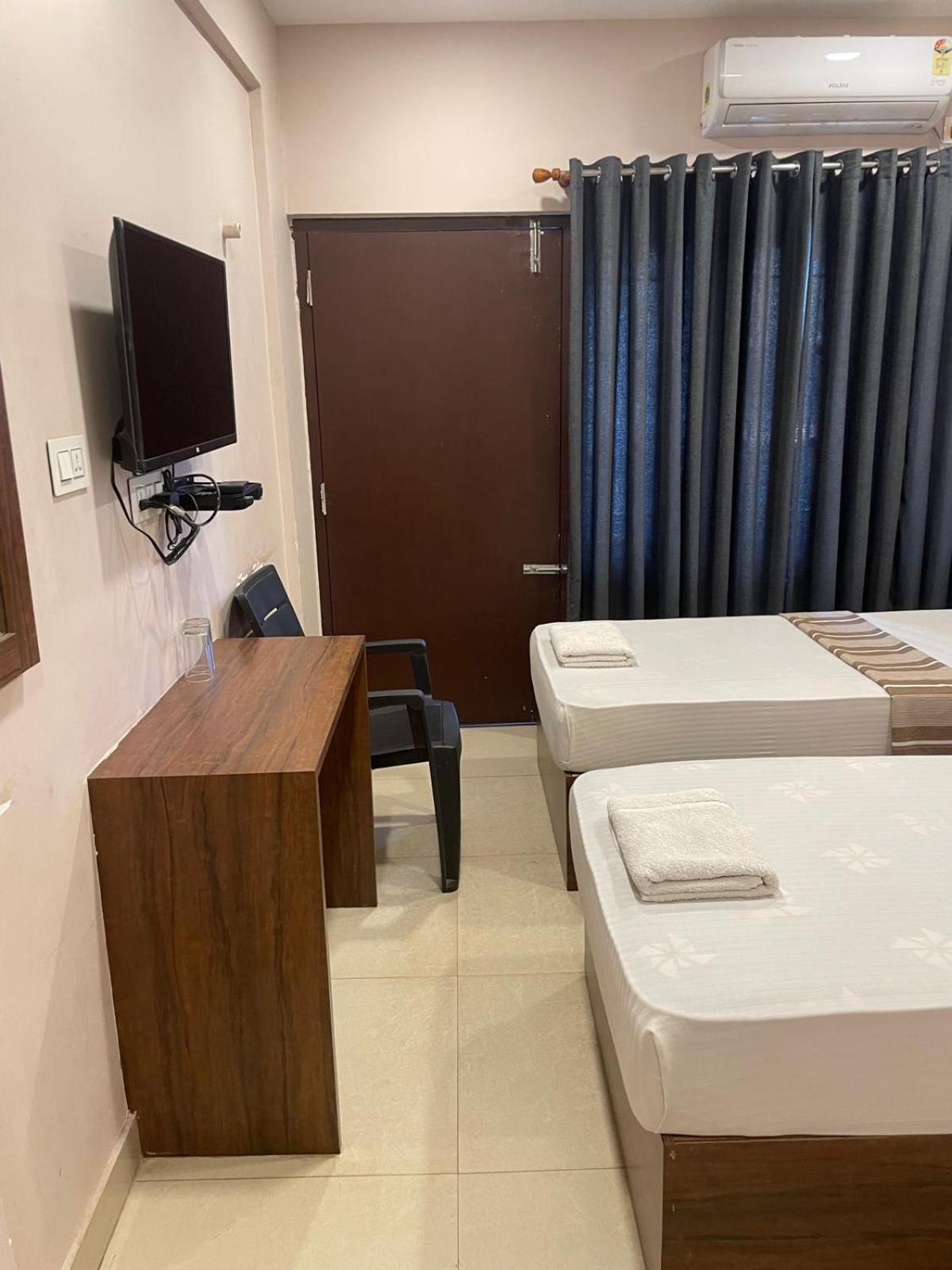 Plaza Tourist Home كانور المظهر الخارجي الصورة